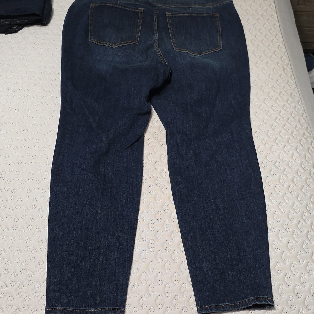 Embellished Blue Jeans - Picture 3 of 4